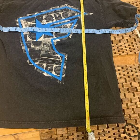 Famous Stars and Straps Vintage RARE Boombox Tee-Shirt Men’s Size Medium - Picture 5 of 5